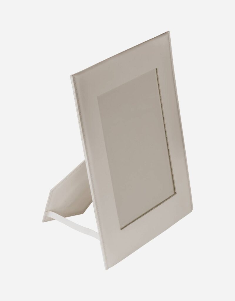 SIMPLE PICTURE FRAME