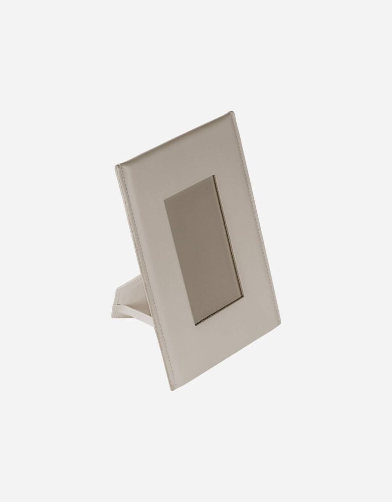 SIMPLE PICTURE FRAME
