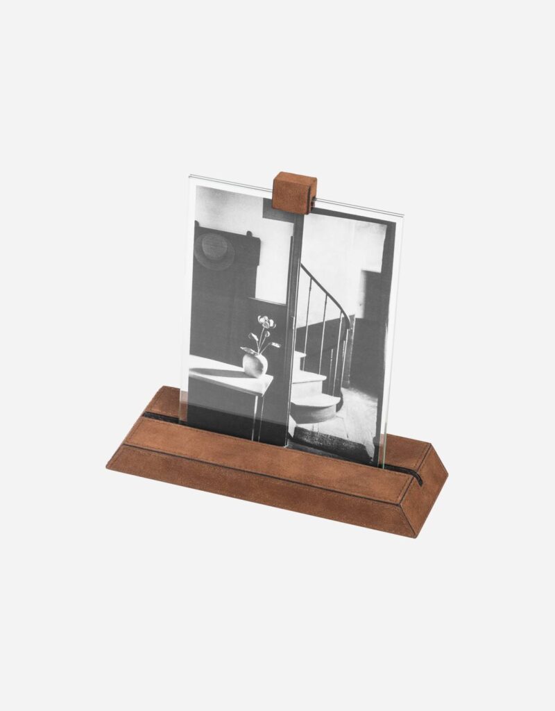 IO PICTURE FRAME
