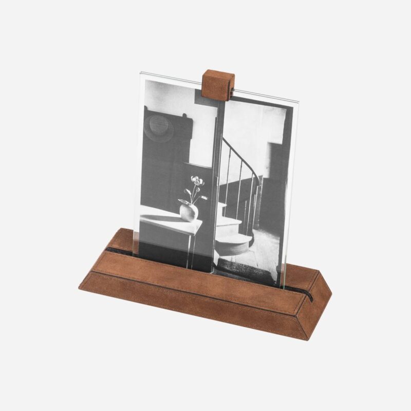IO PICTURE FRAME