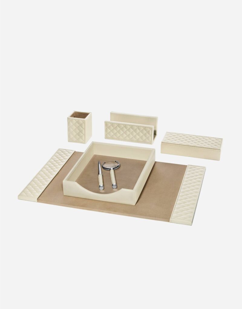 CELIO DIAMONDS MAIL HOLDER