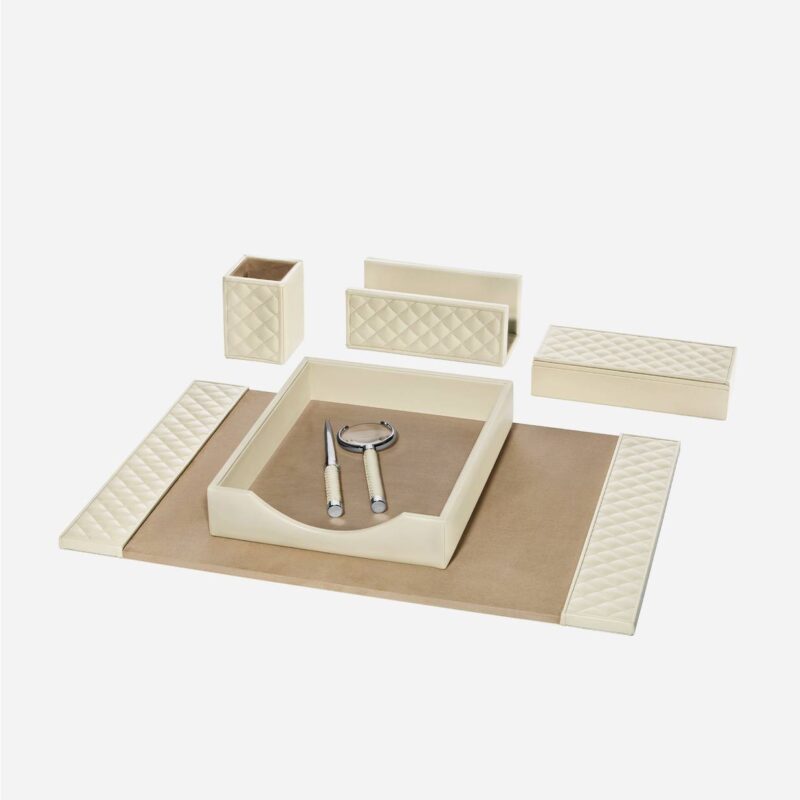 CELIO DIAMONDS MAIL HOLDER